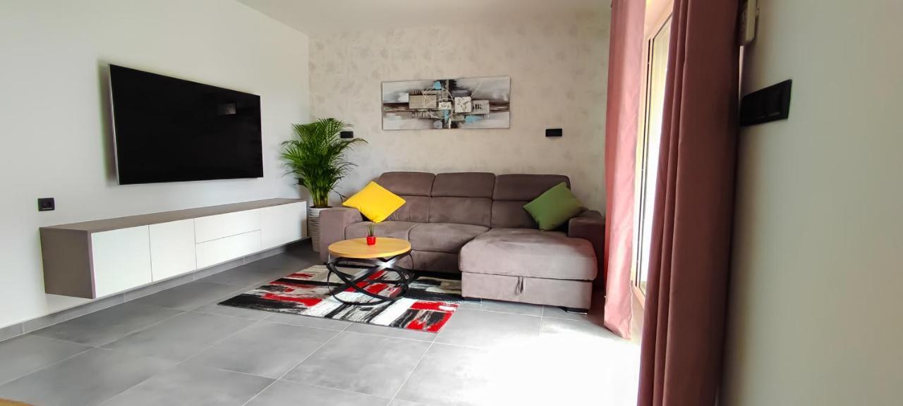 Apartment Denis Krk Town Eksteriør billede
